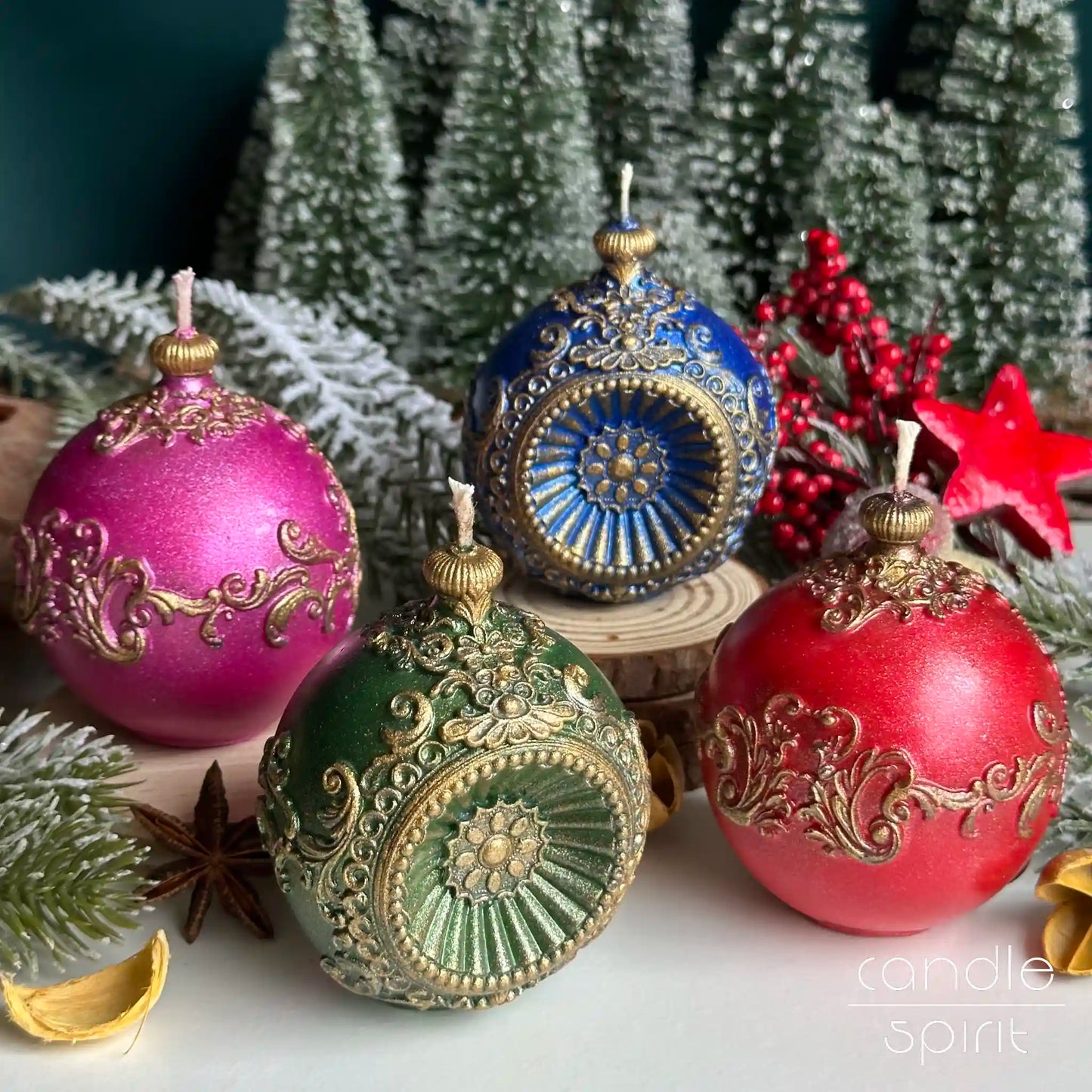 Christmas ornament candles - unique corporate gifts for employees, clients, business partners.