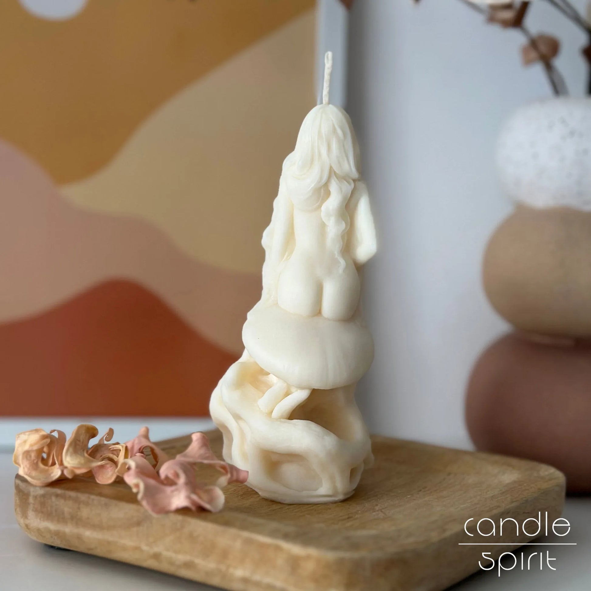 White scented naked lady mushroom candle - ideal present for fantasy fans and book lovers. Unique birthday present for wife, girlfriend, mom, daughter, sister, best friend.