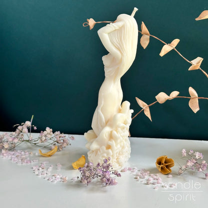 Large scented Aphrodite candle - luxury birthday gift for mothers, partners, sisters, wives, girlfriends, brides, bridesmaids, art lovers, mythology enthusiasts, holiday hostesses.