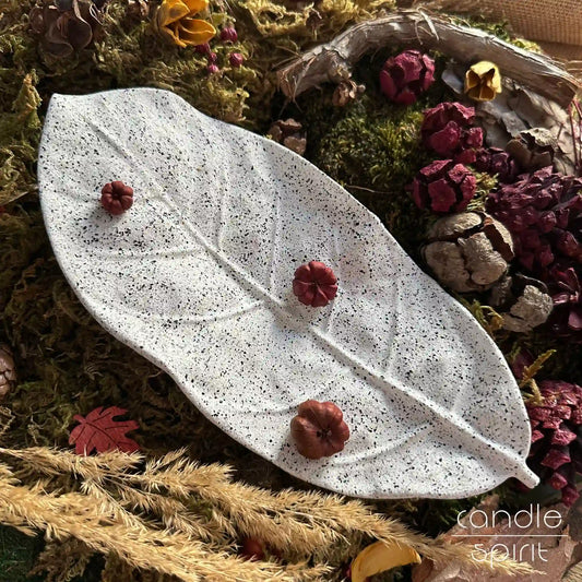Large decorative leaf tray - autumn trinket dish for jewellery, watches, keys. Perfect Thanksgiving decor, housewarming, fall birthday, seasonal gifts for moms, friends, holiday hosts.