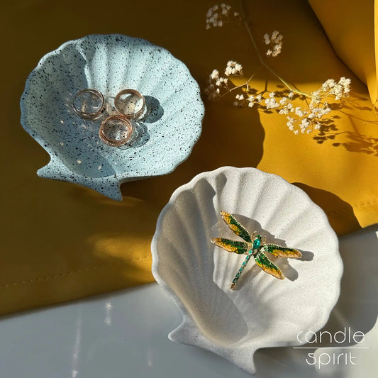 Blue and white shell ring dishes - elegant soap dish and coastal decor perfect for jewellery, ring, earrings, cufflinks, and keys.