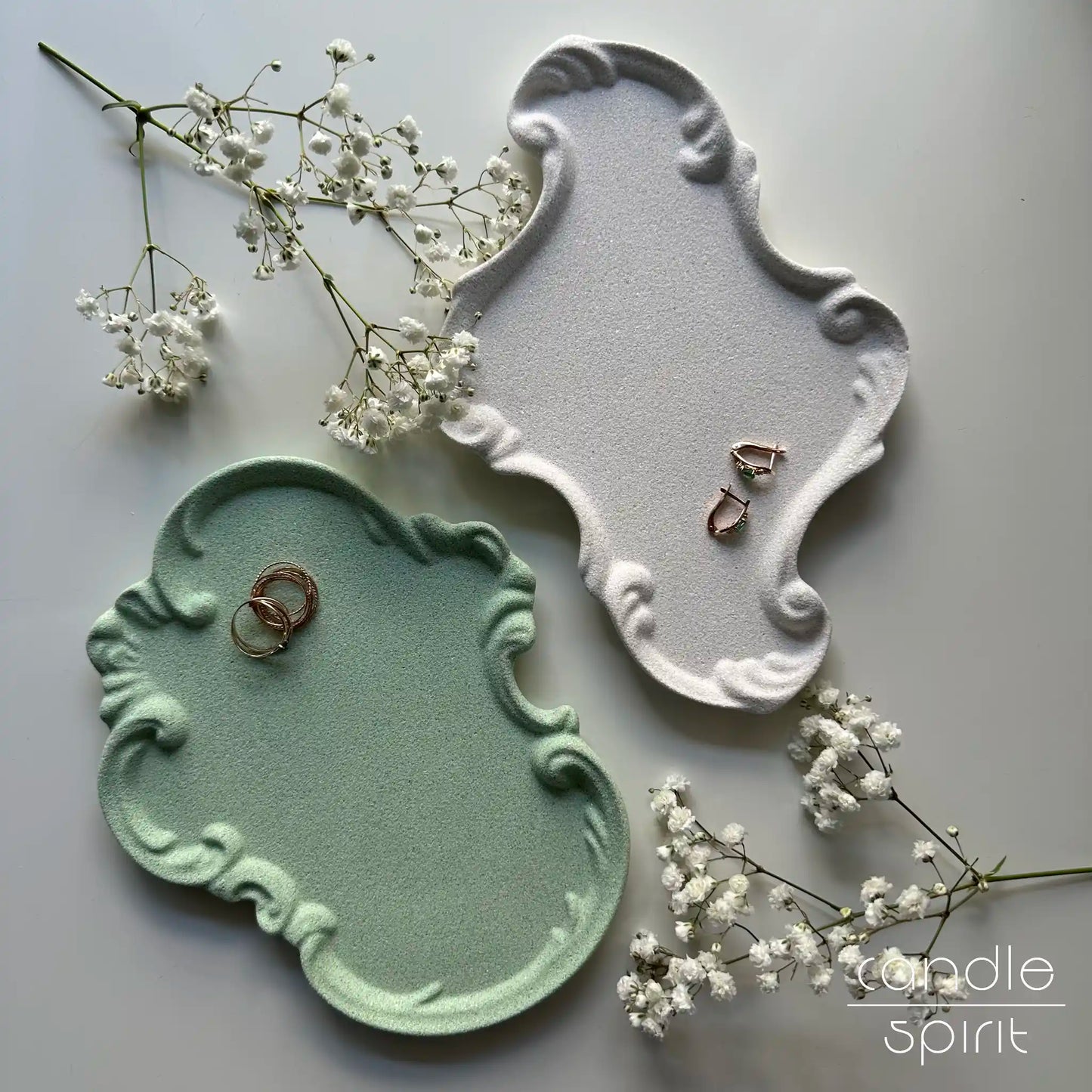 White and pistachio decorative vintage jewelry trays - luxury storage for jewellery, rings, earrings, skincare, perfume. Unique home decor