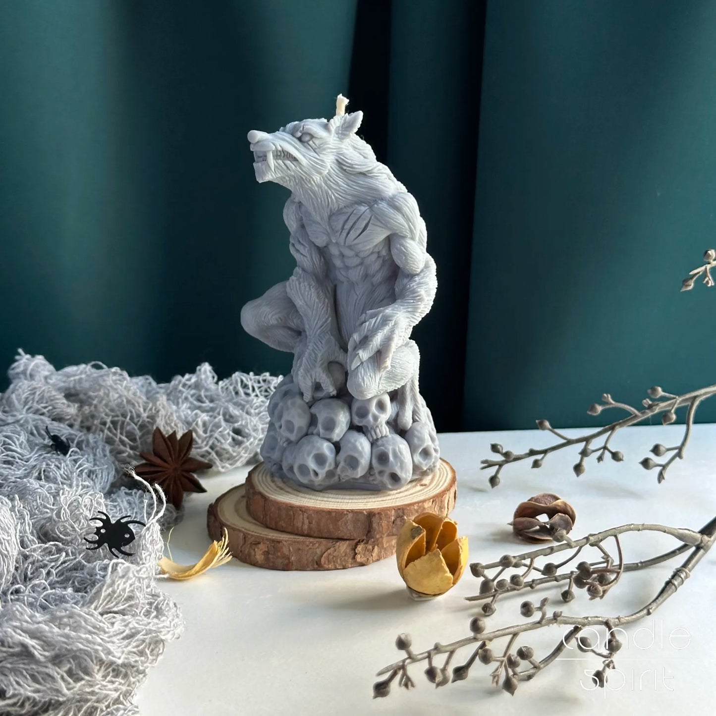 Scented grey werewolf candle with skulls - Halloween gift for fantasy fans, cosplayers, gamers, horror lovers, mythology enthusiasts.
